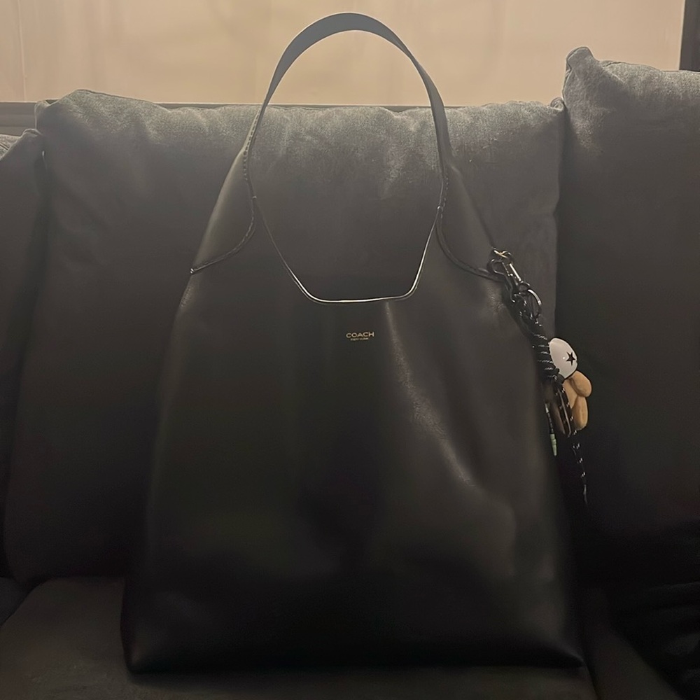 Coach Brooklyn Bag Size 39 in black